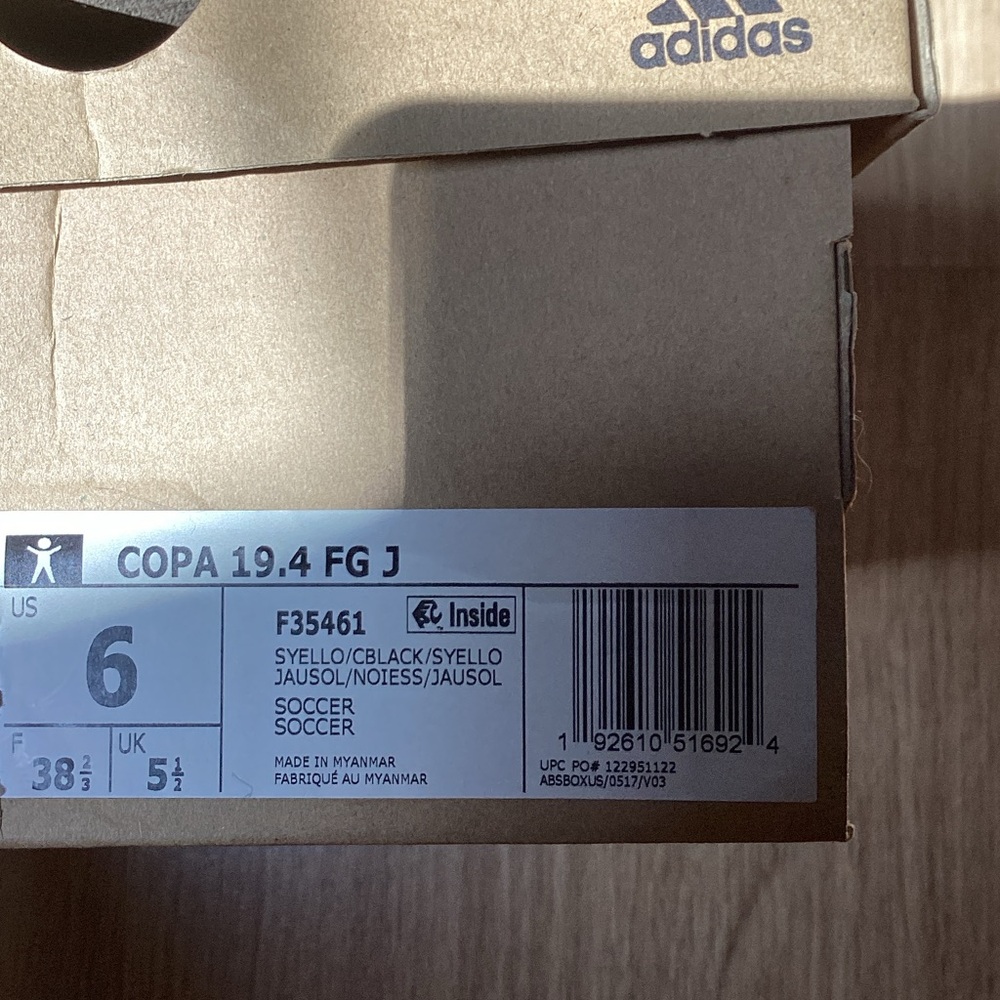 Adidas  Soccer Cleats - Picture 4 of 4